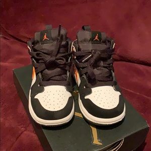 Infant Jordan AJ 1 Mid